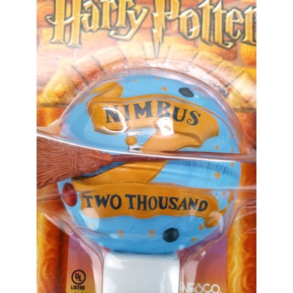 Vintage Harry Potter Nimbus 2000 Enesco Night Light Wall Auto Sensor 889237 New - Picture 2 of 6